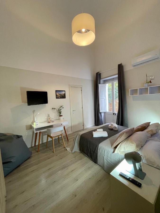 4 Balconi Rooms Paladini B&B E Appartamenti Lecce Buitenkant foto