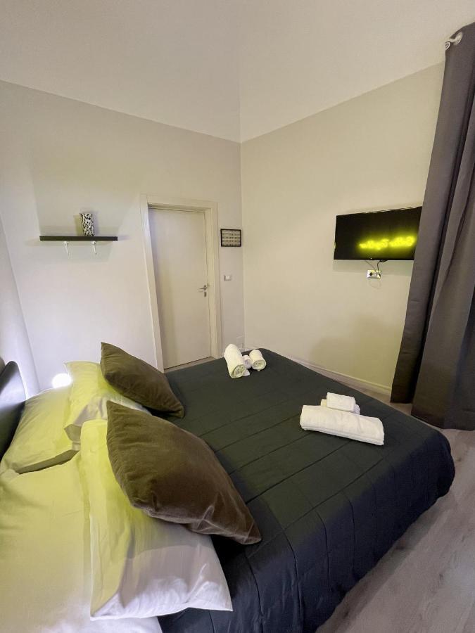 4 Balconi Rooms Paladini B&B E Appartamenti Lecce Buitenkant foto
