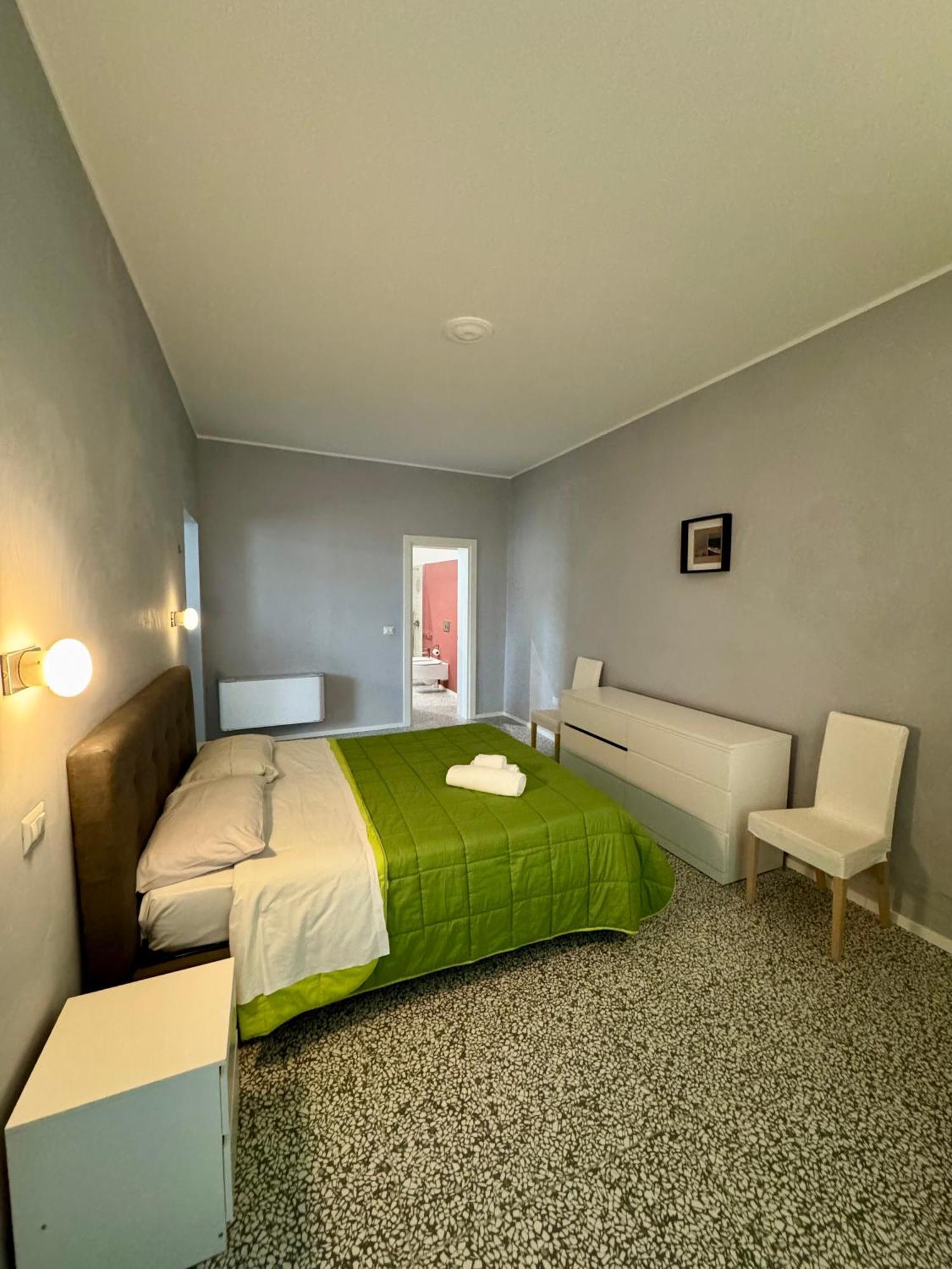 4 Balconi Rooms Paladini B&B E Appartamenti Lecce Buitenkant foto