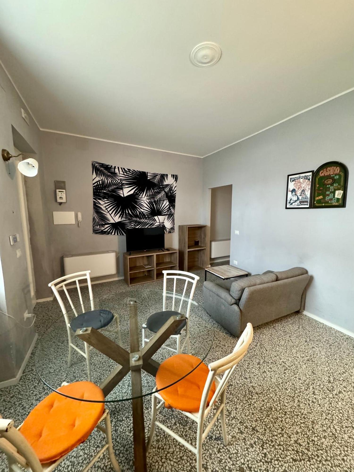 4 Balconi Rooms Paladini B&B E Appartamenti Lecce Buitenkant foto