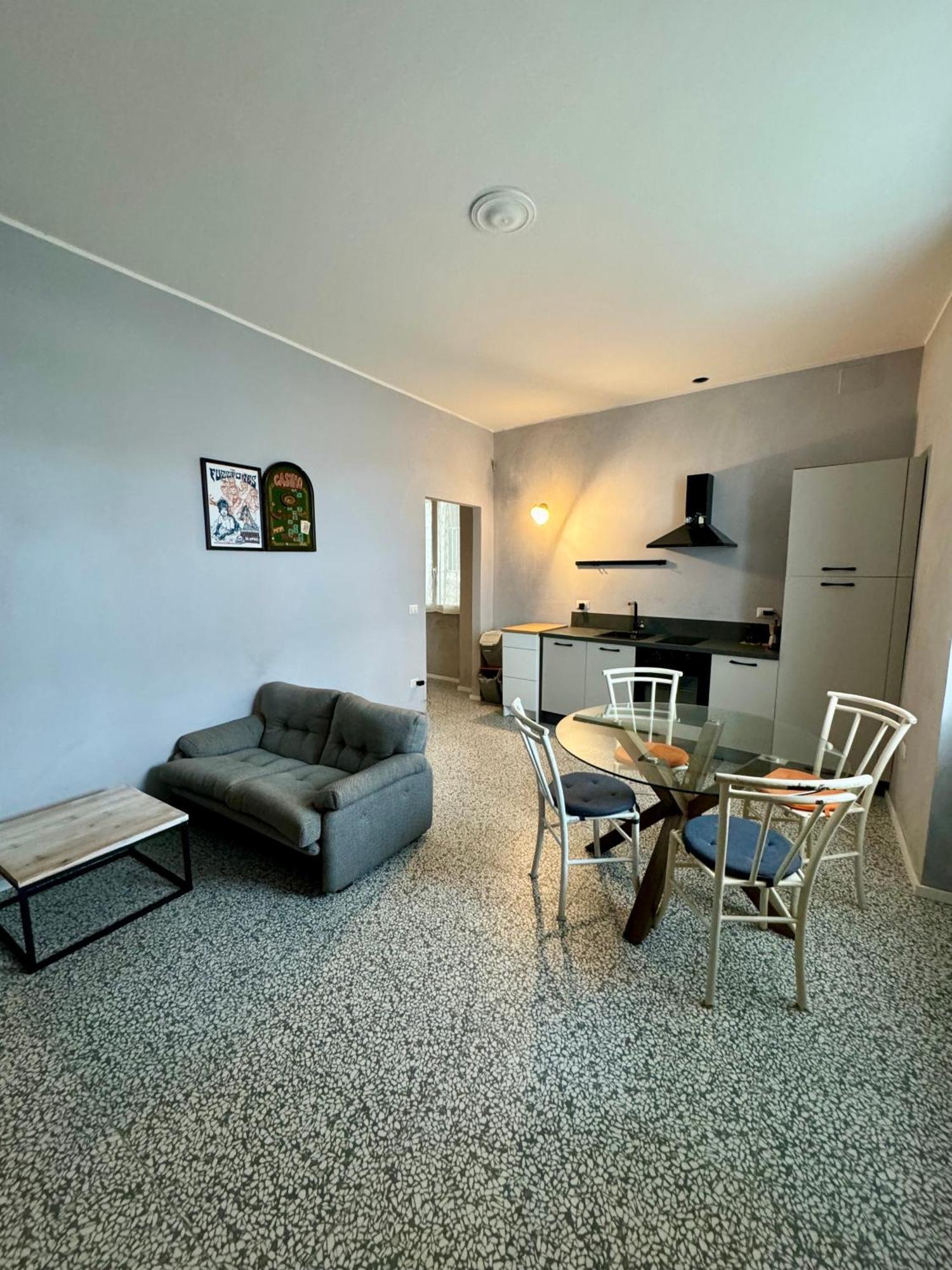 4 Balconi Rooms Paladini B&B E Appartamenti Lecce Buitenkant foto